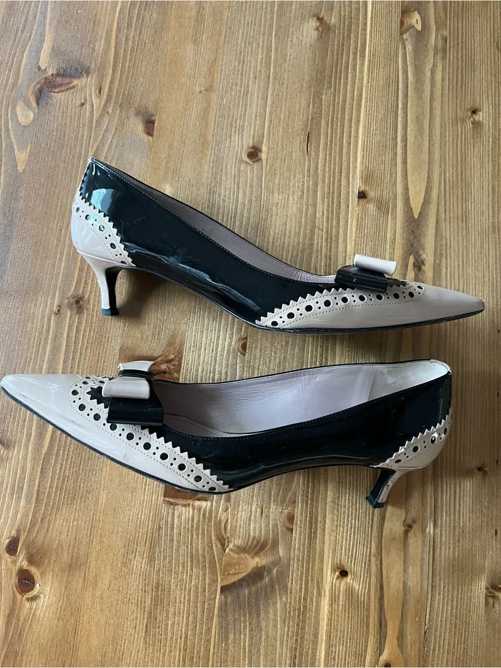 Miu Miu Black & Cream Pointed Bow Kitten Heel - Picture 3 of 5